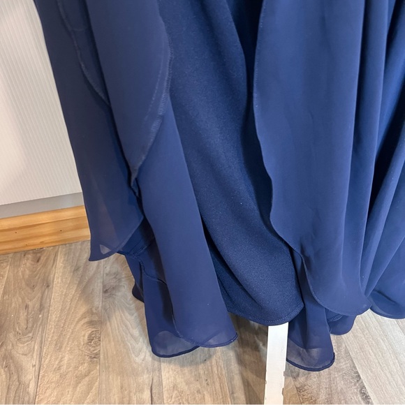 XSCAPE Sleek Mermaid Silhouette Beaded Maxi Dress. Size 8 - Picture 6 of 10